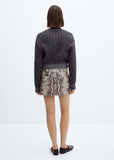 Falda Kourtney